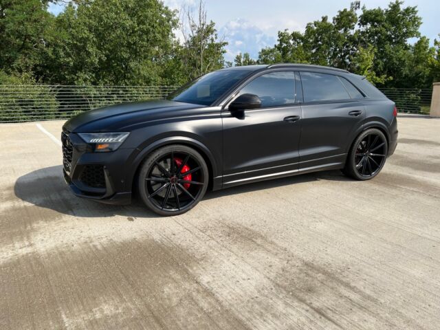 2021 Audi RS Q8 (Black/Black)