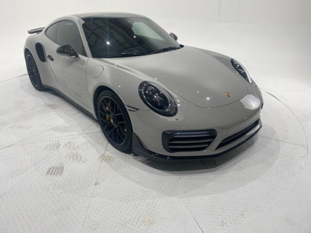 2018 Porsche 911 (Gray/Red)