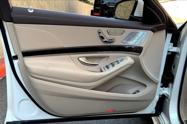 2019 Mercedes-Benz S-Class (designo DIAMOND WHITE  METALLIC/SILK BEIGE-ESPRESSO BROWN NAPPA LEATHER)