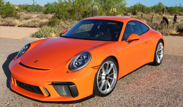 2019 Porsche 911 (Orange/Black)