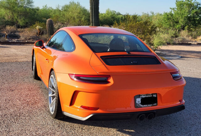 2019 Porsche 911 (Orange/Black)