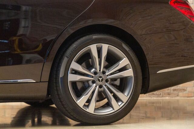 2018 Mercedes-Benz S-Class S560V4 (Brown/White)