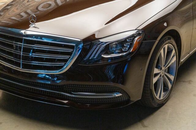 2018 Mercedes-Benz S-Class S560V4 (Brown/White)