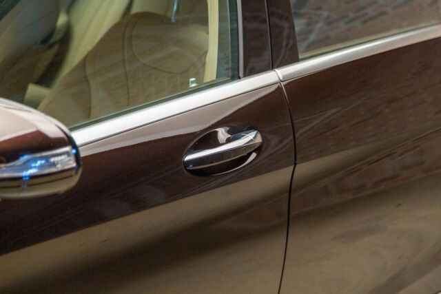 2018 Mercedes-Benz S-Class S560V4 (Brown/White)