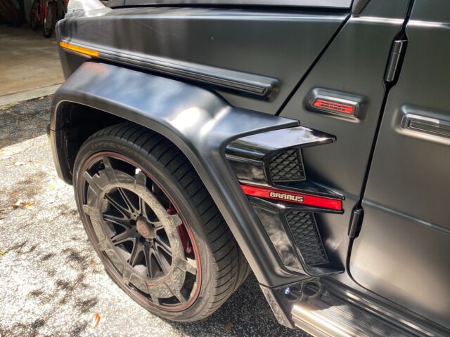 2020 Mercedes-Benz G-Class (Black/Red)