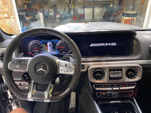 2020 Mercedes-Benz G-Class (Black/Red)