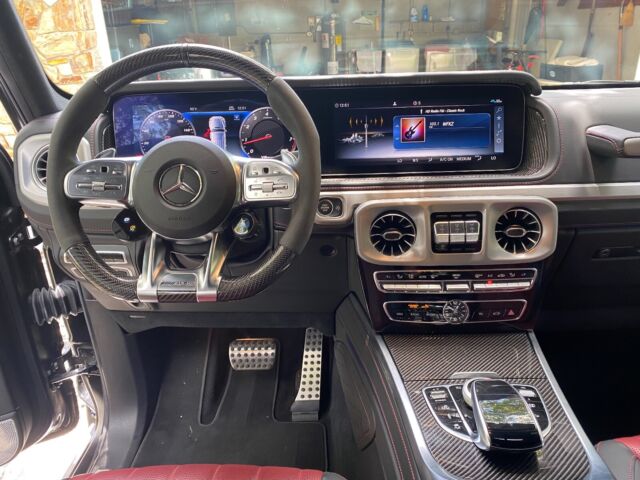 2020 Mercedes-Benz G-Class (Black/Red)