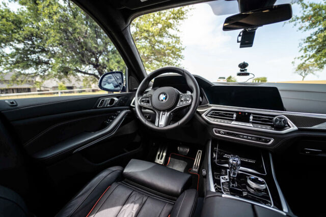2022 BMW X5 (Frozen Black Metallic/Black/Red)