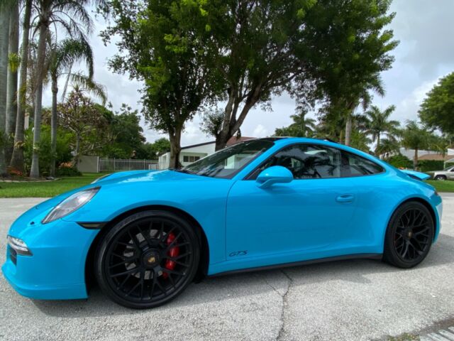 2015 Porsche 911 (Blue/Black)