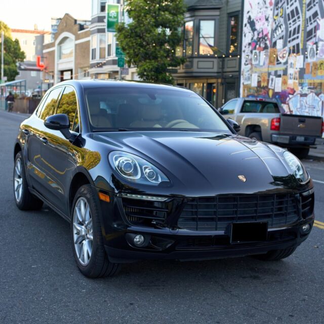 2015 Porsche Macan (Black/Tan)