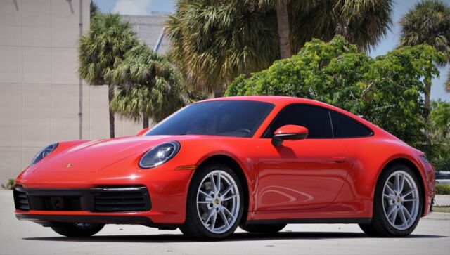 2020 Porsche 911 (Red/Brown)