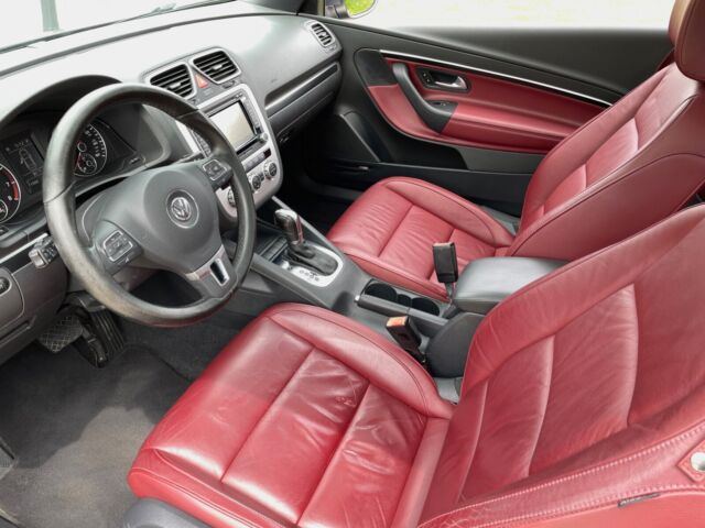 2014 Volkswagen Eos (Gray/Red)
