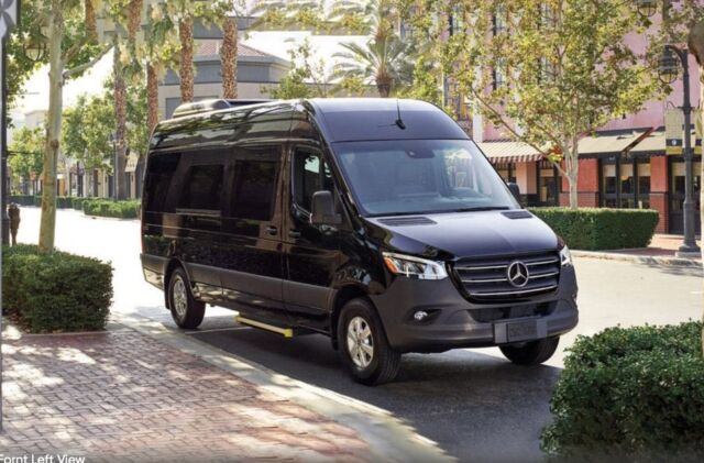 2022 Mercedes-Benz Sprinter (Black/Black)