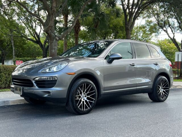 2013 Porsche Cayenne (Gray/Gray)